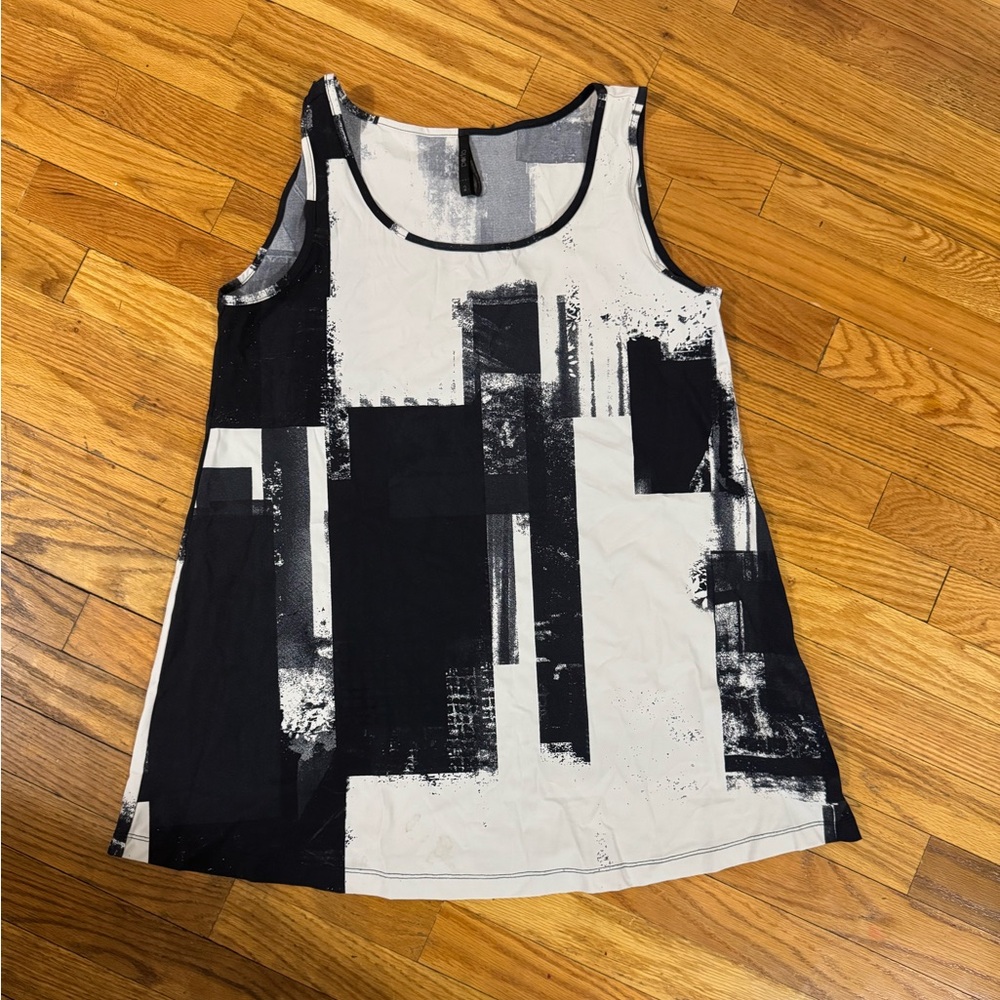 Porto Abstract Black and White  Top